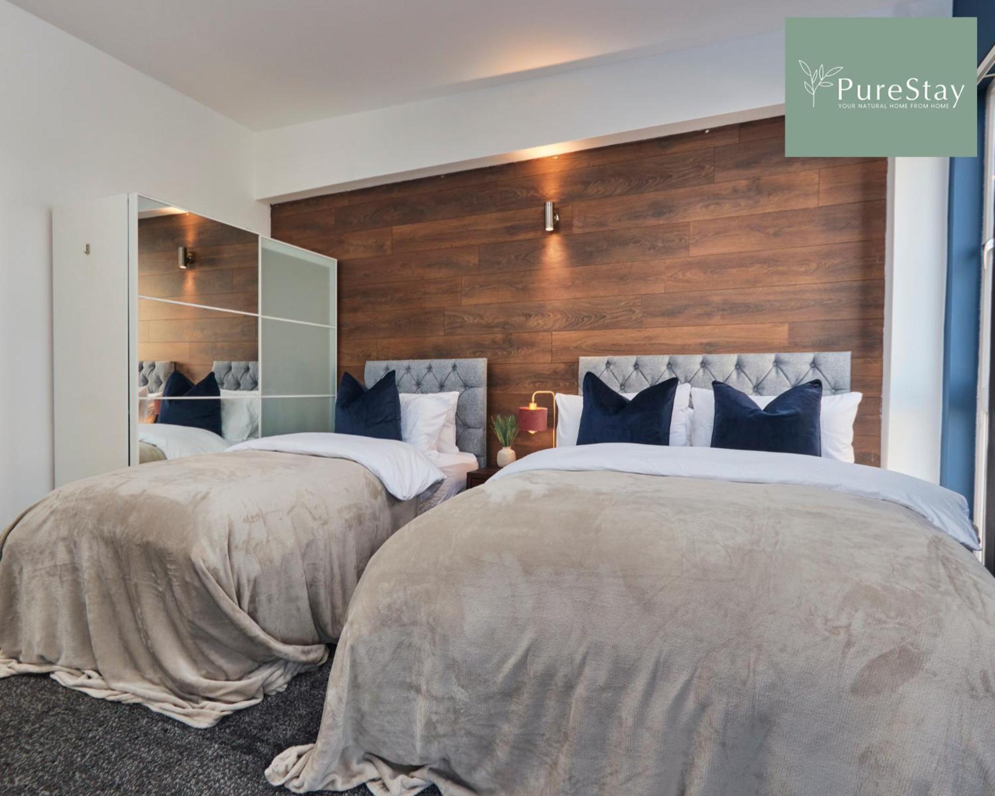 Superb House Manchester Near Etihad With Free Parking Sleeps 8 Kültér fotó
