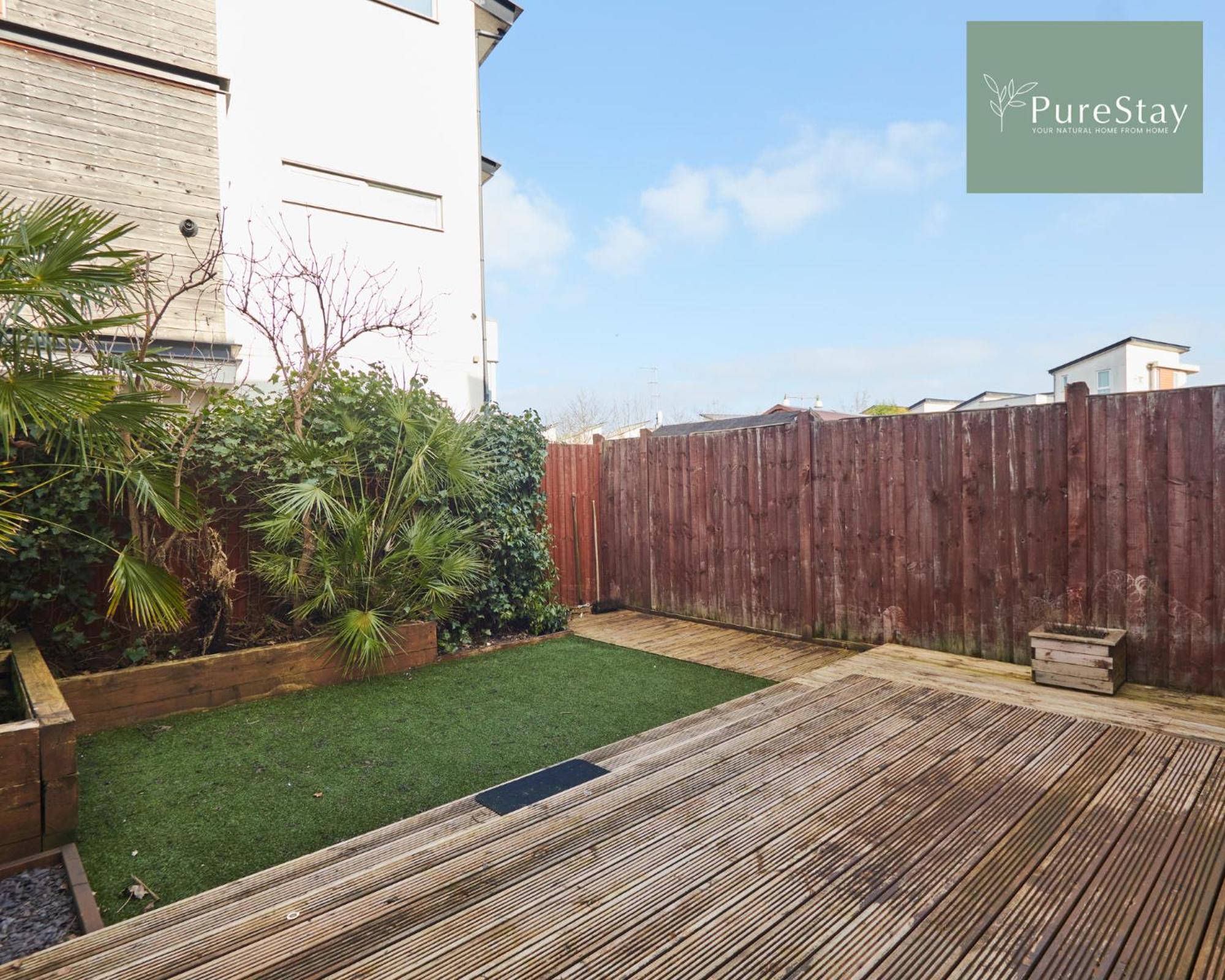 Superb House Manchester Near Etihad With Free Parking Sleeps 8 Kültér fotó