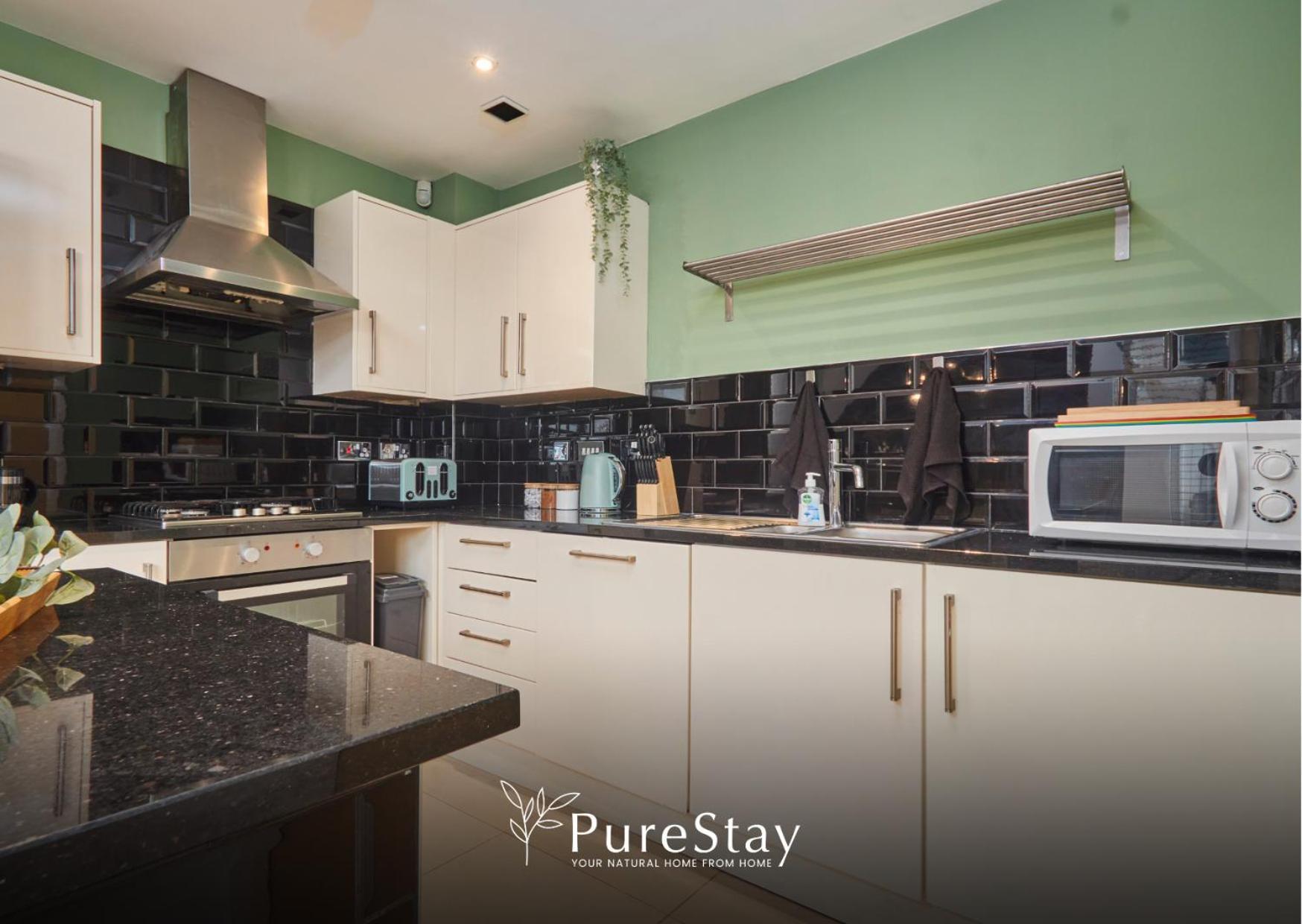 Superb House Manchester Near Etihad With Free Parking Sleeps 8 Kültér fotó