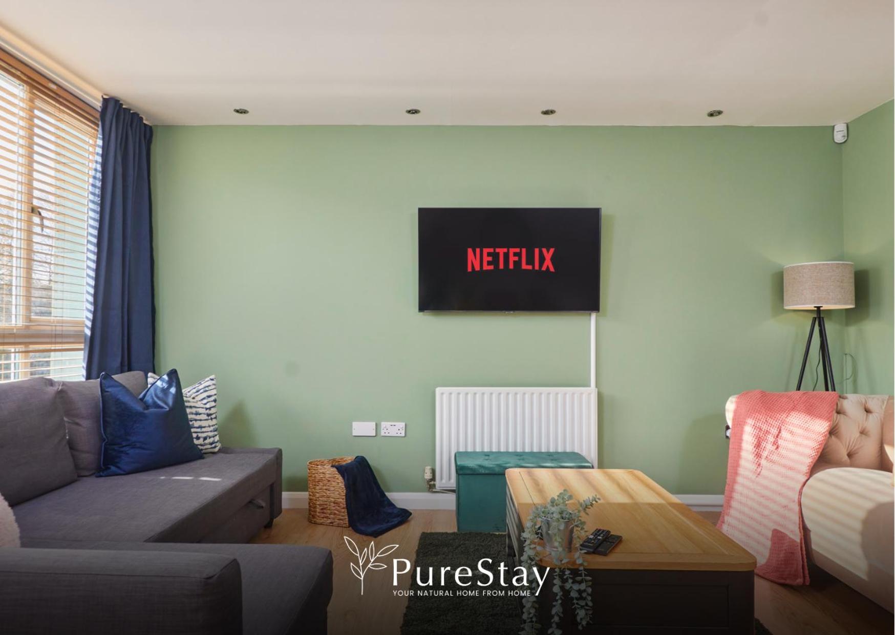 Superb House Manchester Near Etihad With Free Parking Sleeps 8 Kültér fotó